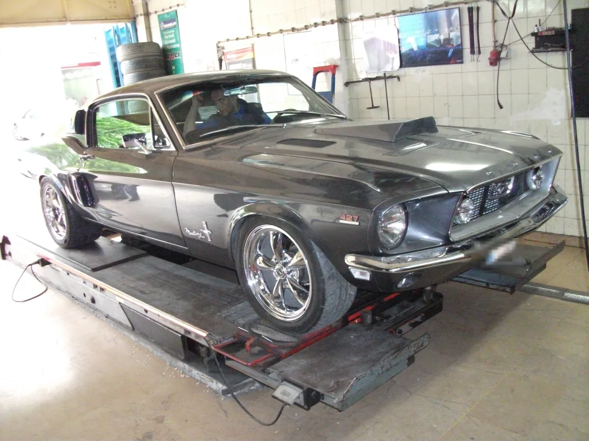 Ford Mustang 427 - Akgün Otomotiv servisinde